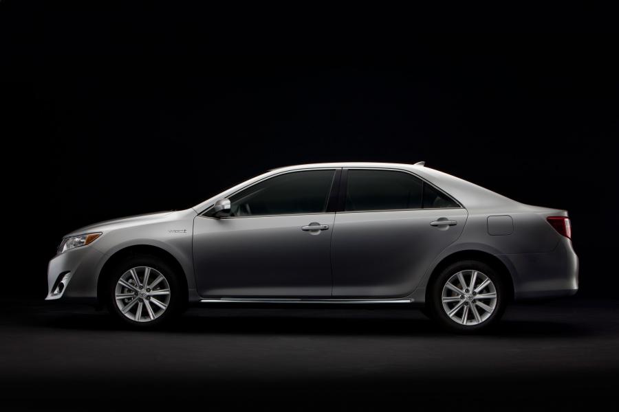  Toyota Camry Hybrid 2012 года  (фото 35 из 71)